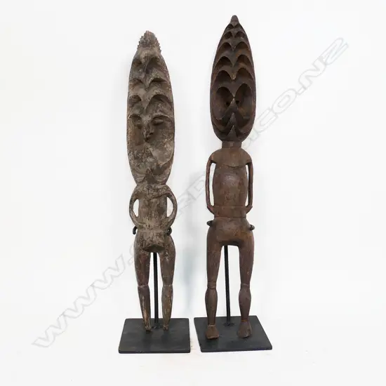 Two old PNG carved wood reliquary figures,